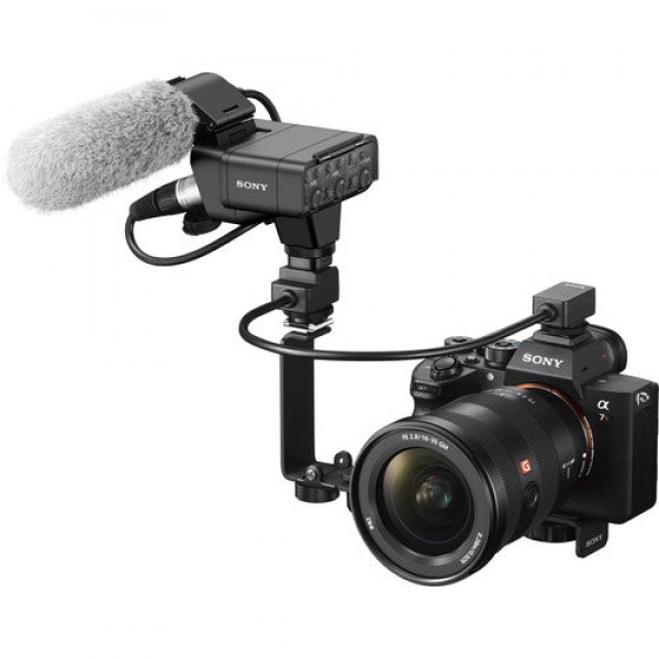 Kit adattatore audio digitale XLR-K3M a doppio canale con microfono Shotgun di Sony