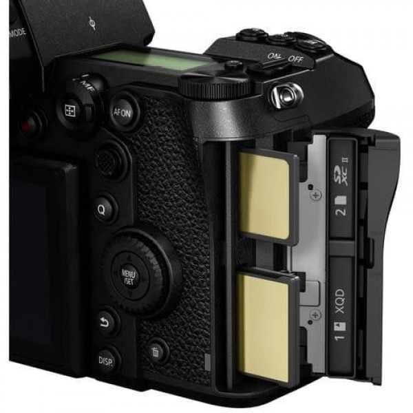 Panasonic Lumix DC-S1MK fotocamera mirrorless full frame con obiettivo 24-105 mm
