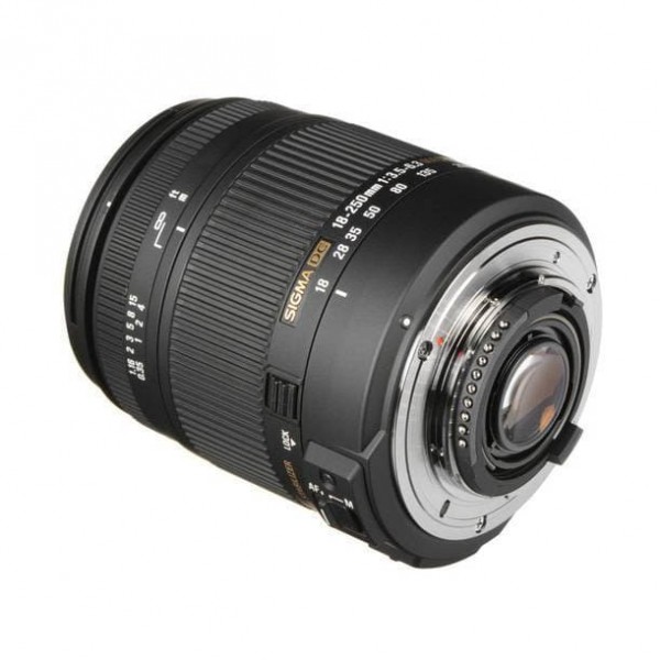 Obiettivo Sigma 18-250 mm F/3,5-6,3 DC Macro OS II per Nikon
